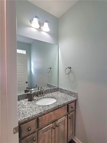 212 N Mc Gee Street, Tonganoxie, KS 66086