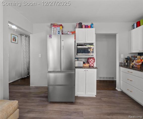 34841 Lynn Drive, Romulus, MI 48174