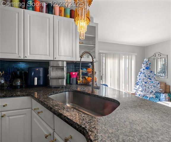 34841 Lynn Drive, Romulus, MI 48174