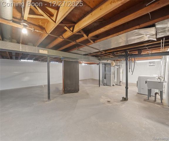 34841 Lynn Drive, Romulus, MI 48174