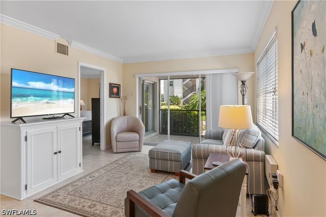 5 High Point CIR W 104, Naples, FL 34103