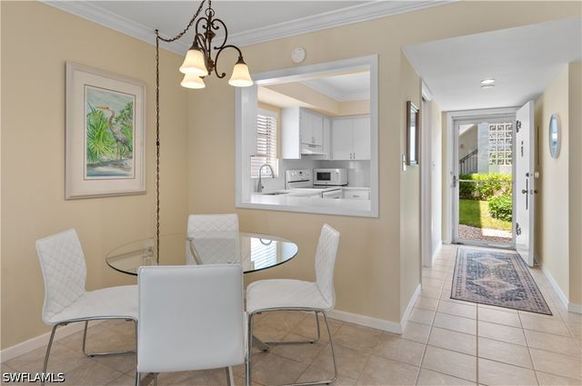 5 High Point CIR W 104, Naples, FL 34103