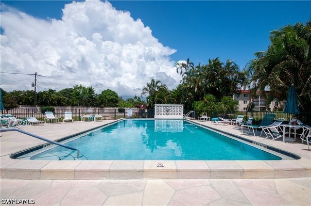 5 High Point CIR W 104, Naples, FL 34103