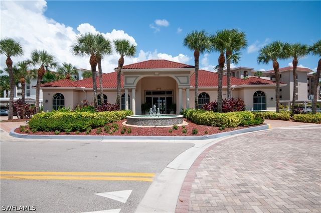 5 High Point CIR W 104, Naples, FL 34103