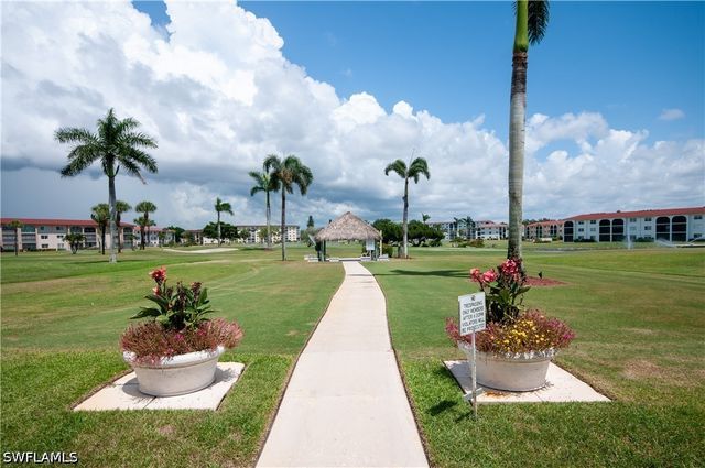 5 High Point CIR W 104, Naples, FL 34103