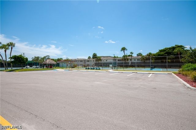 5 High Point CIR W 104, Naples, FL 34103