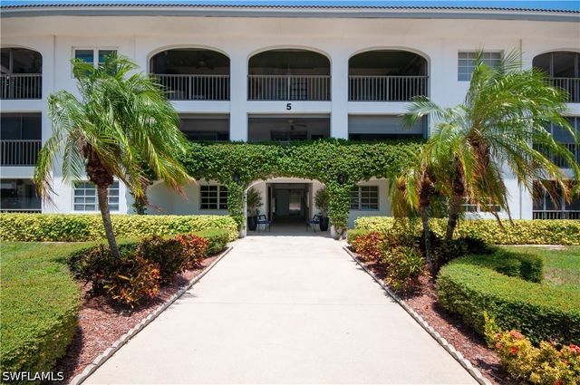 5 High Point CIR W 104, Naples, FL 34103