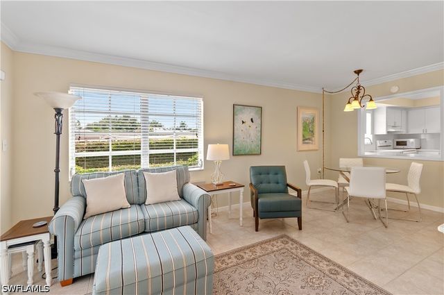 5 High Point CIR W 104, Naples, FL 34103