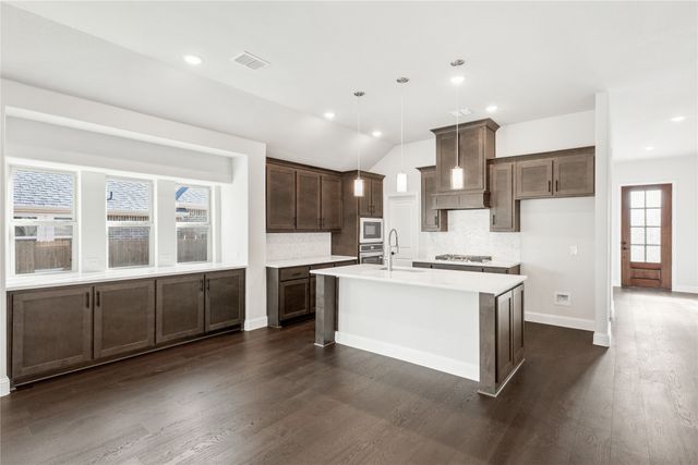 169 Creekside Drive, Sanger, TX 76266