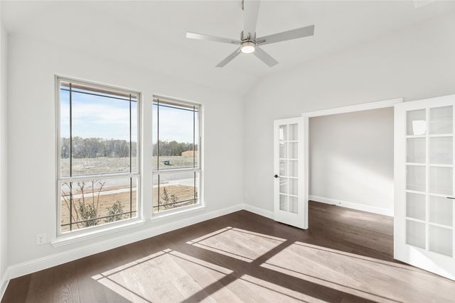 169 Creekside Drive, Sanger, TX 76266