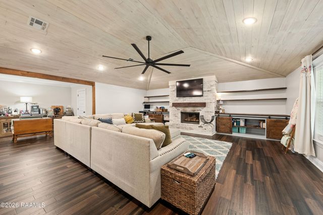 102 Beechwood Drive, Lafayette, LA 70503