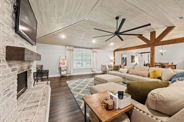 102 Beechwood Drive, Lafayette, LA 70503