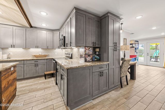 102 Beechwood Drive, Lafayette, LA 70503