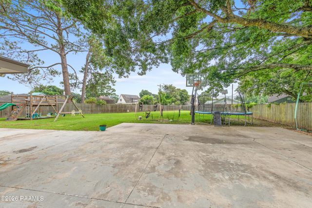 102 Beechwood Drive, Lafayette, LA 70503