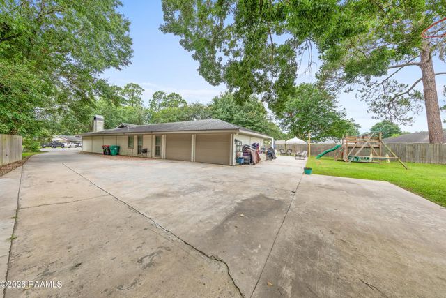 102 Beechwood Drive, Lafayette, LA 70503