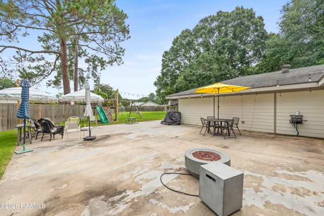 102 Beechwood Drive, Lafayette, LA 70503