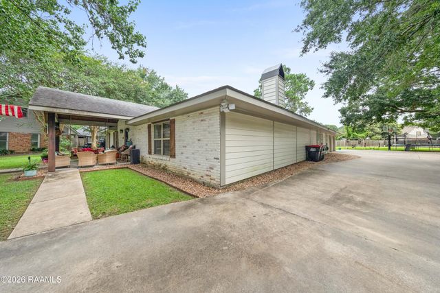102 Beechwood Drive, Lafayette, LA 70503