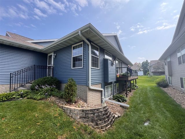 3835 Deer Valley Drive B, Marion, IA 52302