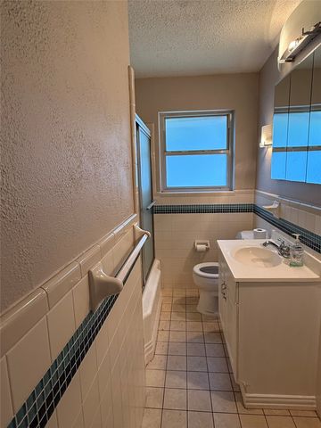 1401 S Oak Street, Arlington, TX 76010