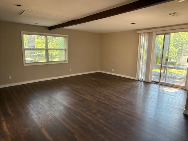1401 S Oak Street, Arlington, TX 76010