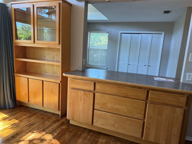 1401 S Oak Street, Arlington, TX 76010