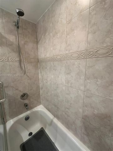 1009 Harwood C 1009, Deerfield Beach, FL 33442