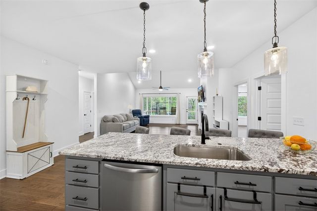 14 Bradford Drive, Bella Vista, AR 72715