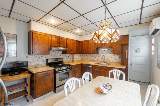 39 Brookdale Ave, Verona Twp., NJ 07044