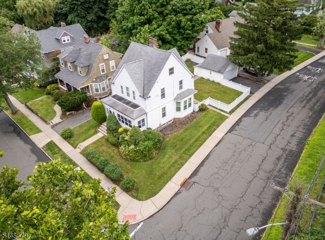 39 Brookdale Ave, Verona Twp., NJ 07044
