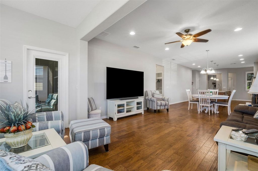 Image 11 of property listing at 349 TOLDEDO ROAD, Davenport, FL 33837