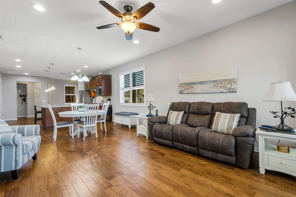 Image 7 of property listing at 349 TOLDEDO ROAD, Davenport, FL 33837