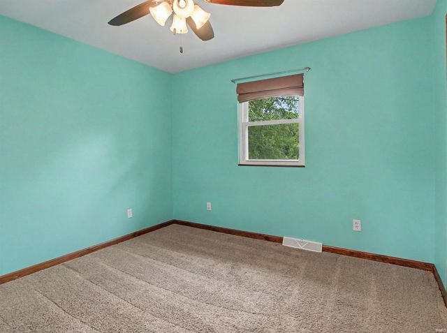 2577 Juanita Avenue, Wadesville, IN 47638