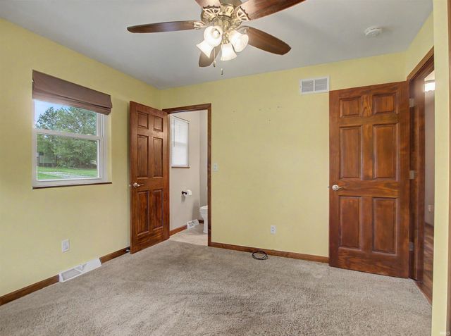2577 Juanita Avenue, Wadesville, IN 47638