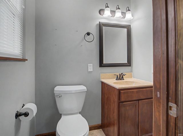 2577 Juanita Avenue, Wadesville, IN 47638
