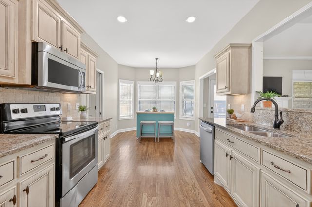 232 Waldron View Dr, Murfreesboro, TN 37130