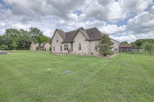 232 Waldron View Dr, Murfreesboro, TN 37130