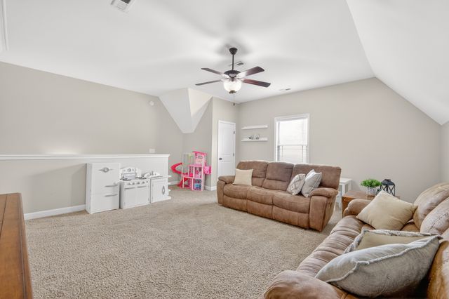 232 Waldron View Dr, Murfreesboro, TN 37130