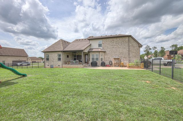 232 Waldron View Dr, Murfreesboro, TN 37130
