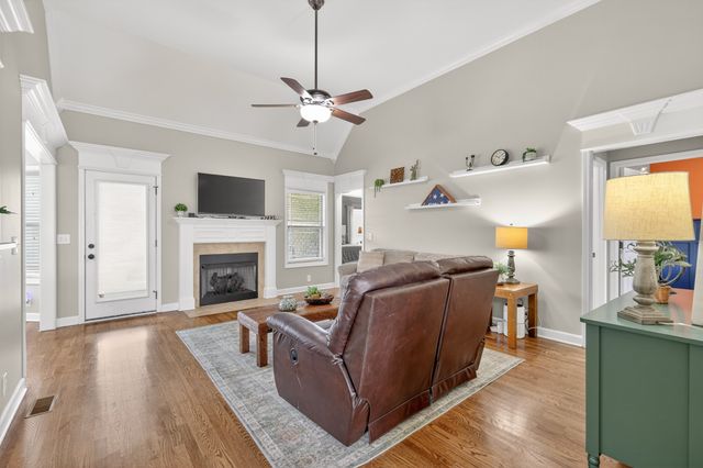 232 Waldron View Dr, Murfreesboro, TN 37130