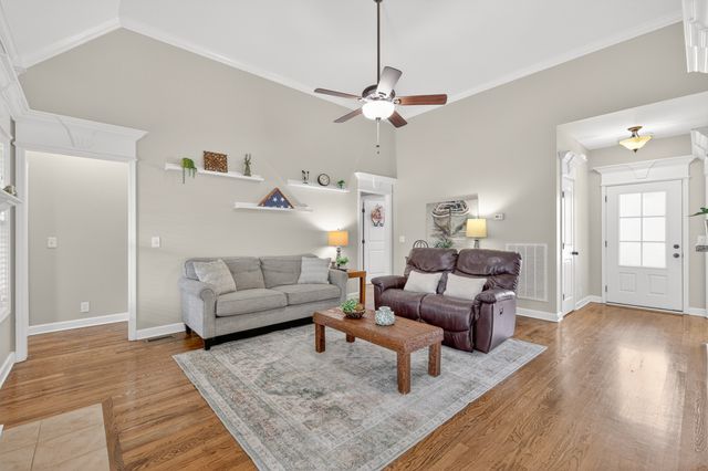 232 Waldron View Dr, Murfreesboro, TN 37130