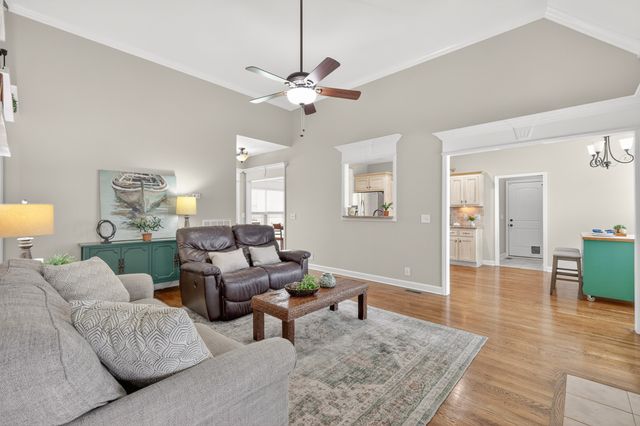 232 Waldron View Dr, Murfreesboro, TN 37130