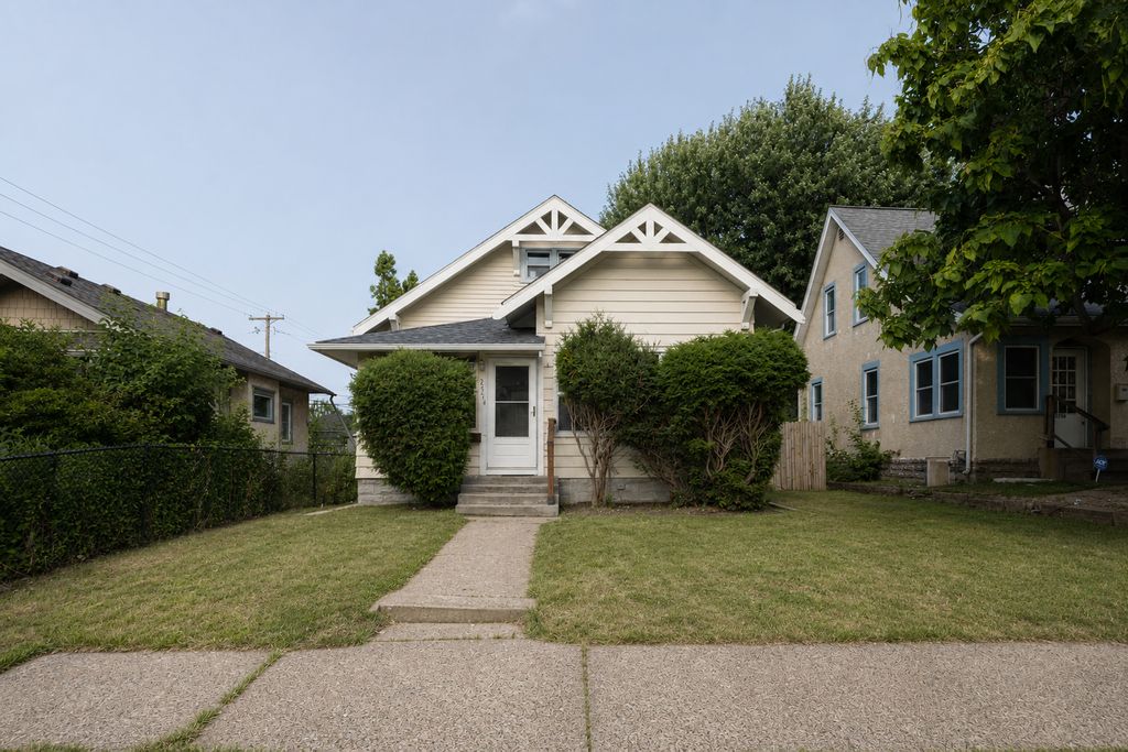 3754 Dupont Avenue N, Minneapolis, MN 55412