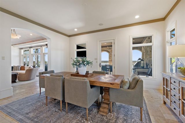 5 Water Front Ave, Lakeway, TX 78734