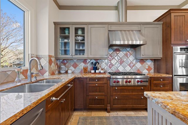 5 Water Front Ave, Lakeway, TX 78734