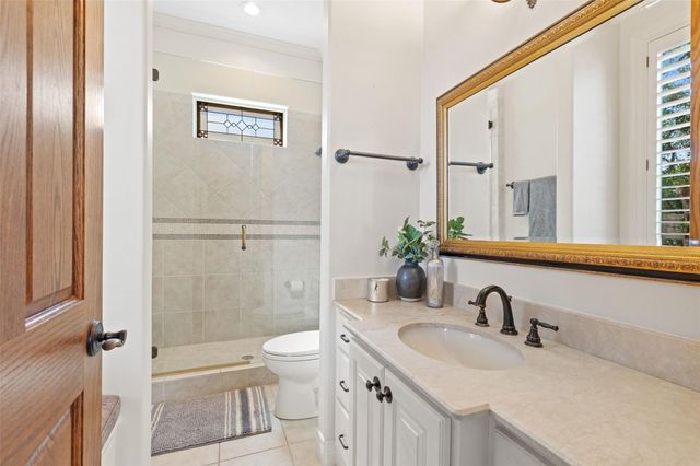 5 Water Front Ave, Lakeway, TX 78734