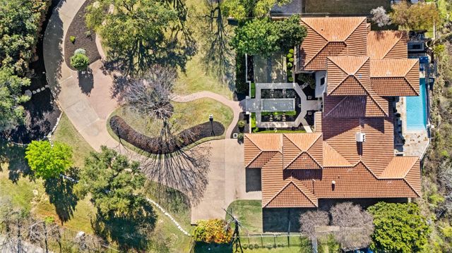 5 Water Front Ave, Lakeway, TX 78734