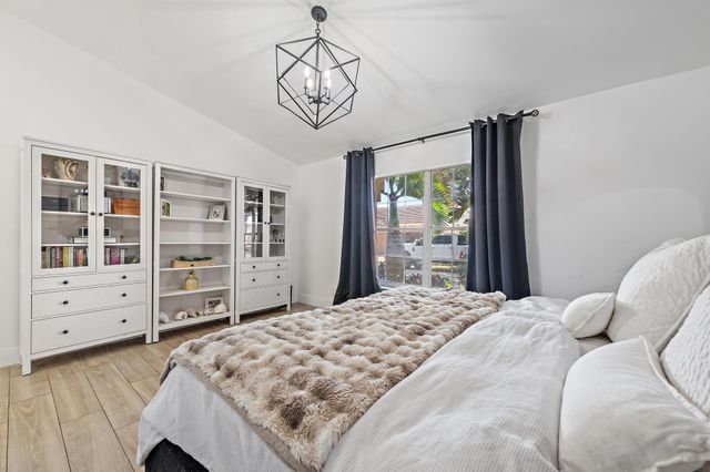 10101 Oak Bark Lane, Palm Beach Gardens, FL 33410