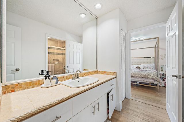 10101 Oak Bark Lane, Palm Beach Gardens, FL 33410