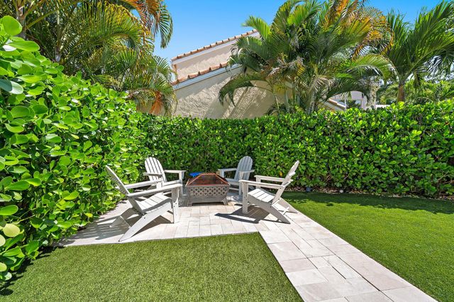 10101 Oak Bark Lane, Palm Beach Gardens, FL 33410