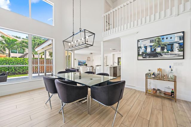 10101 Oak Bark Lane, Palm Beach Gardens, FL 33410